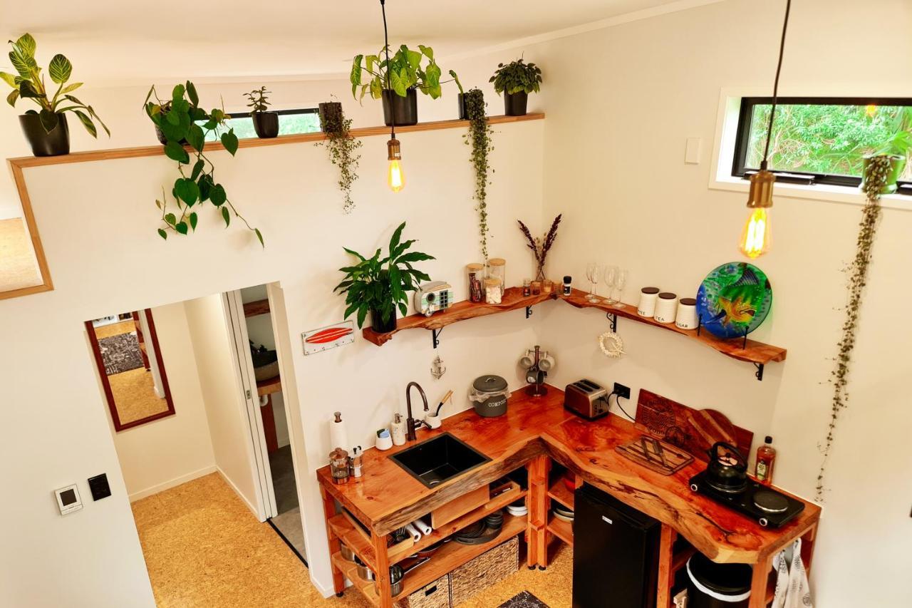 Adventurer'S Chest - Pohutukawa Hotel Hotwater Beach Bagian luar foto